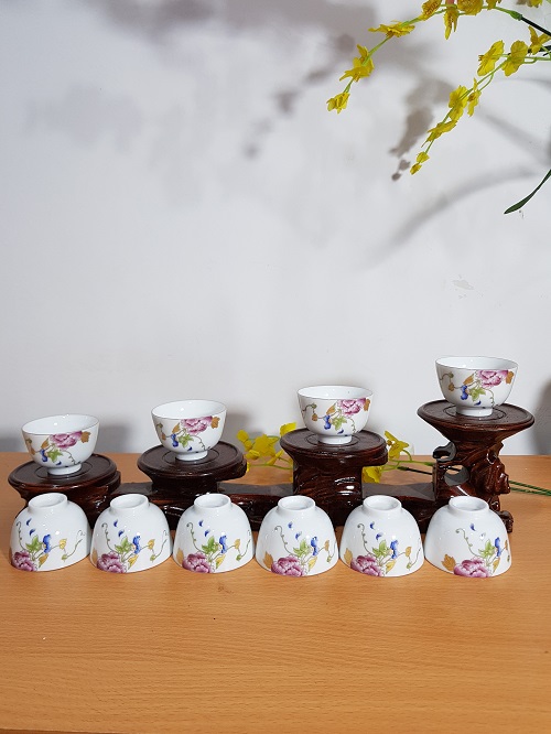 ẤM CHÉN SỨ