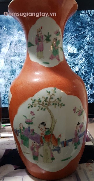 Đôi bình vẽ màu rất giả cố tinh tế