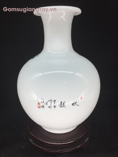 Bình củ tỏi   trưng bày